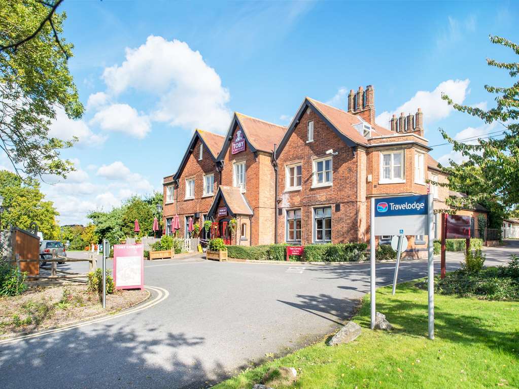Travelodge Basildon Wickford Extérieur photo
